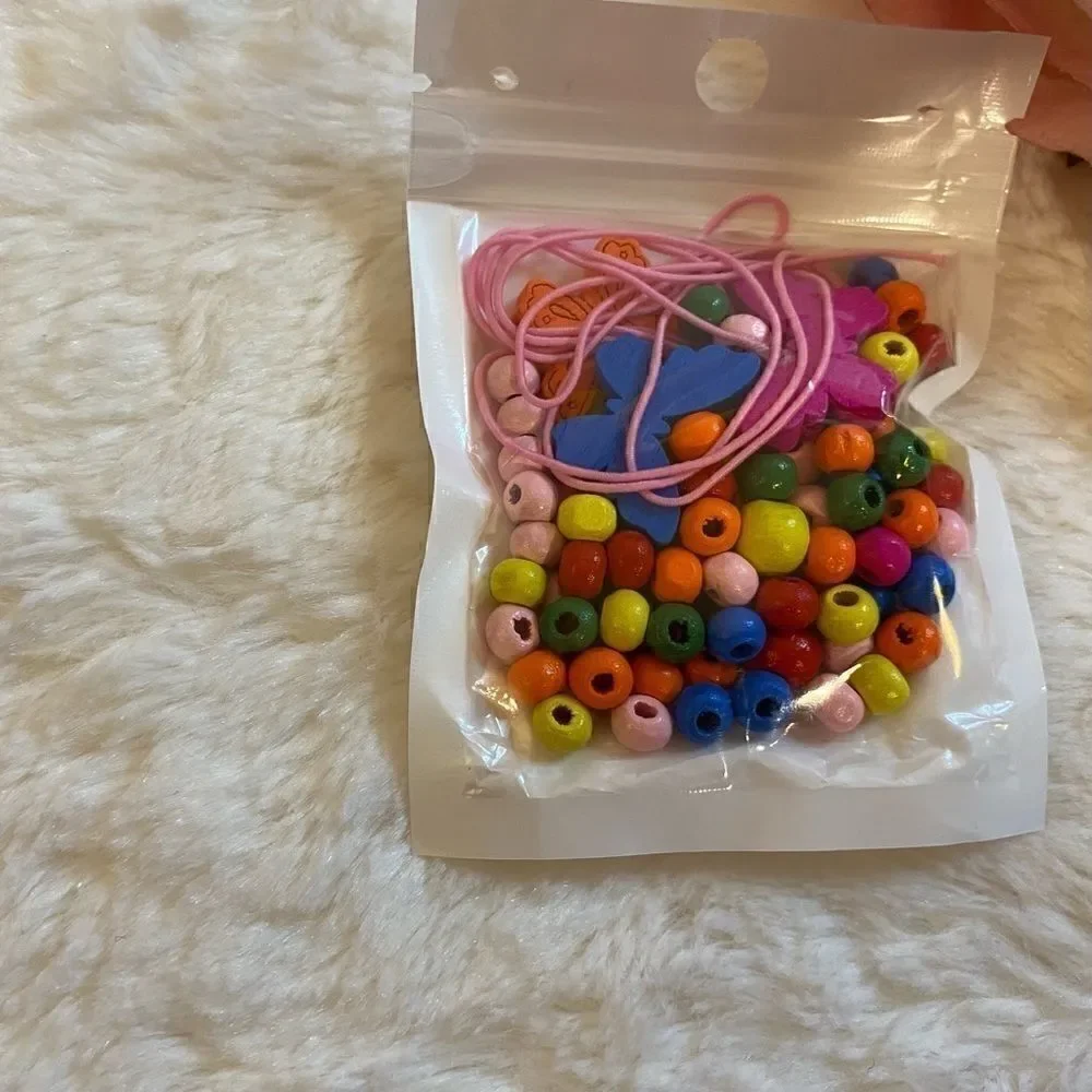 D.I.Y. Girls 6 Pairs of Socks, Bracelet making kit